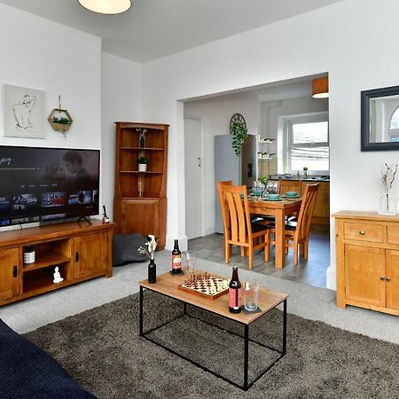 Spacious 2 Bedroom Apartment In The Heart Mumbles Extérieur photo