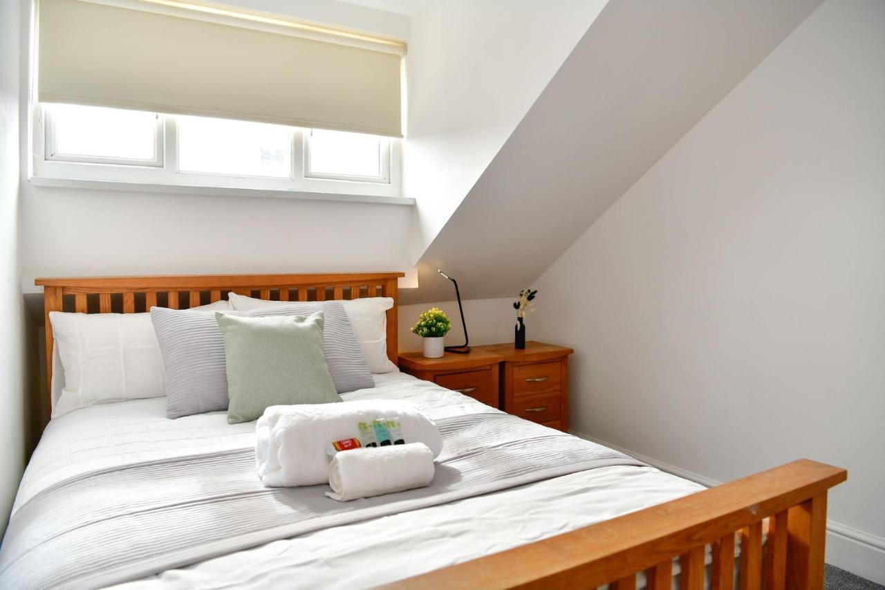 Spacious 2 Bedroom Apartment In The Heart Mumbles Extérieur photo