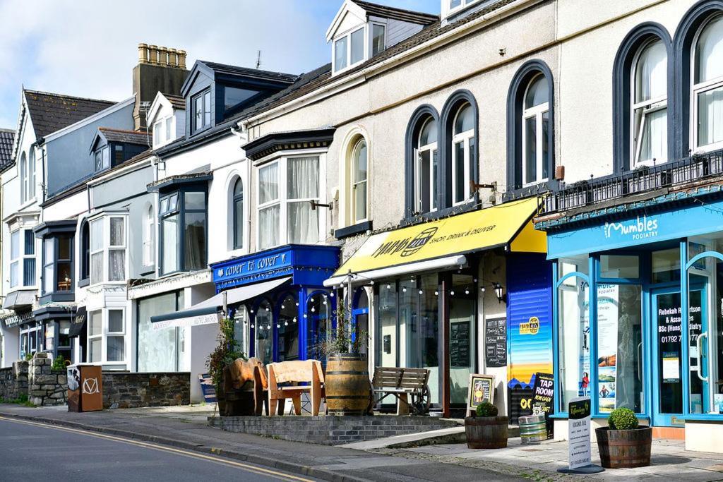 Spacious 2 Bedroom Apartment In The Heart Mumbles Extérieur photo